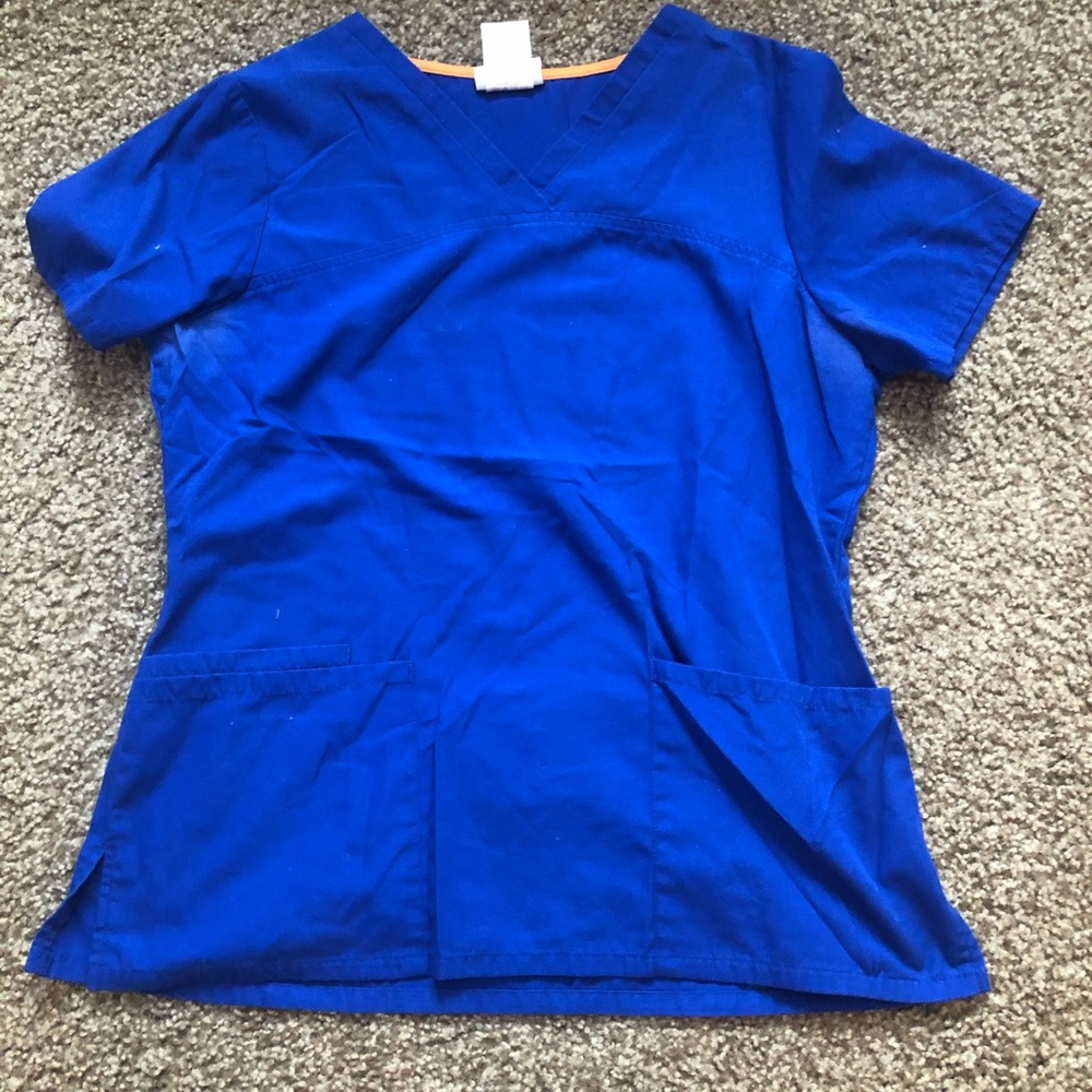 Scrub top